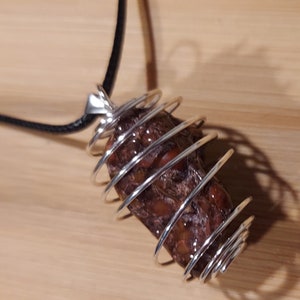 Multi-Color Agate Necklace in Spiral Cage 18in