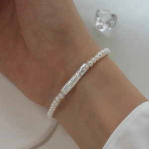 Freshwater pearl bracelet. Chic bracelet. Keshi pearl bracelet. Multiple-shape pearl bracelet. Wedding pearl bracelets. Gift for her.