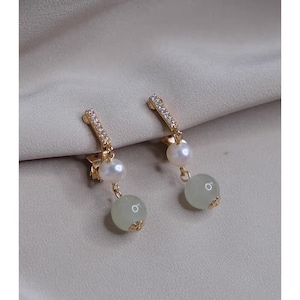 Elegant freshwater pearl hetian jade clip on/ear stud earring. Crystal stick bar earrings. Minimalist earrings. No pain. Gift for her.