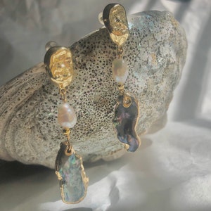 Freshwater multiple-color Baroque Keshi Pearls Stud Earring. Natural FreshwaterPearls Dangle. Gold Pearl Drop Jewelry Stud. Modern Eardrop.