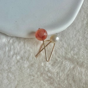 Natural Hetian Jade freshwater pearl clip-on/ear cuff. No pain Jade ear clip. comfortable Non pierced ear clip. dainty minimalist ear cuff. crystal & pearl