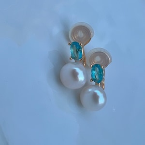 14K gold clip on freshwater pearl diamond earring. No pain earring. Minimalist pearl earring. Pearl climber earrings. No piercing earring.