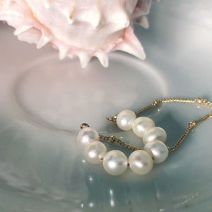 Genuine pearl ear cuffs. Streetwear earrings. Simple ear cuff. Ear cuff no piercing. Dangle chain cuff. Statement ear cuff