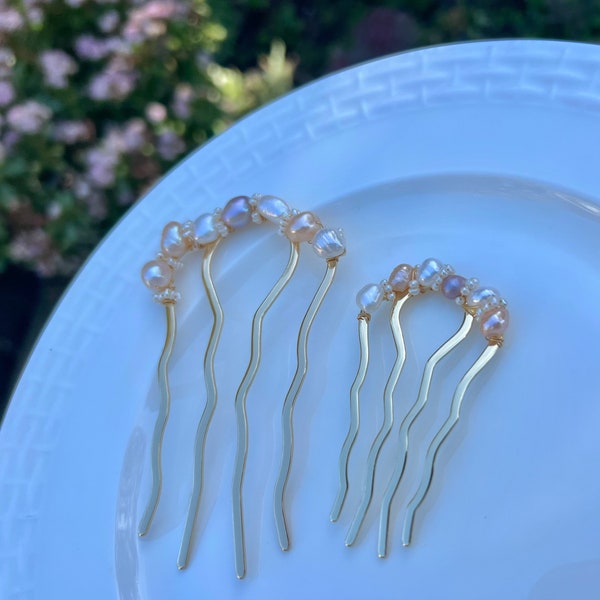 Brass wire wrapped freshwater multiple-color pearl hair pin. wave hair accessories. Gold hair fork. Bridal hair pin. Wedding hair pin.