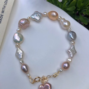 14K ゴールドフィルド淡水真珠ブレスレット。アールデコ ブレスレット。バロック パール ブレスレット。キャンディ ブレスレット。マルチカラー マルチシェイプ ブレスレット。