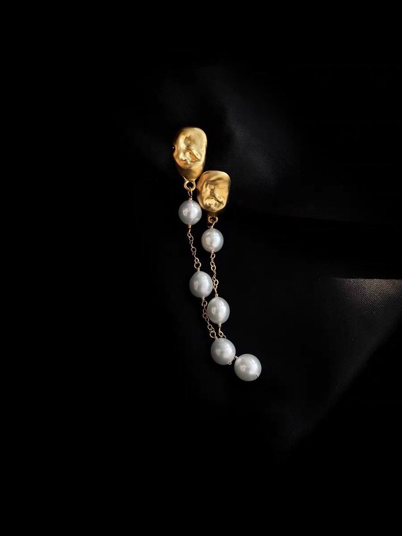 Chic freshwater pearl clip-on dangle earring. Pearl gold chic earring. Comfortable Non pierced ear clip. bridal earring.gift for her image 5