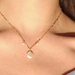 14K gold filled freshwater keshi pearl vintage style necklace. Art nouveau chain necklace. Art Deco necklace. Bridal boho necklace.