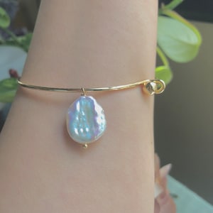 Freshwater pearl high luster big keshi pearl dangle gold bangle/bracelet. Coin bracelet. Screw bracelet. Minimalist bracelet/bangle. Bridal