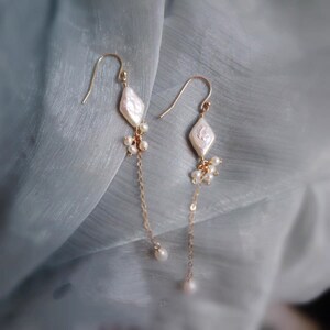 14K gold filled freshwater diamonds pearl dangle earrings. No piercing earrings. Bridal earring. Bridesmaid gift. chic pearl earring