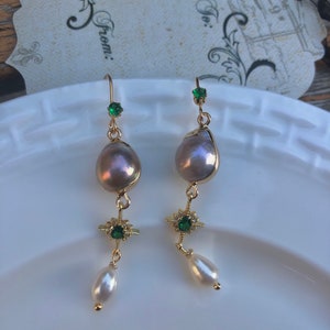 Victoria style elegant baroque pearl dainty earring. delicate zircon earring. France style design earrings. Emerald earring