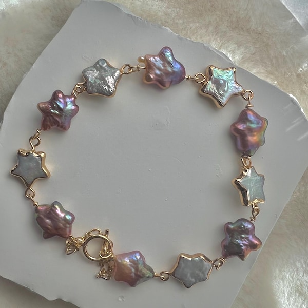 Pulsera elegante de perlas auténticas multicolores con forma de estrella, bañada en oro de 14 quilates. Pulsera delicada. Pulsera minimalista. Regalo ideal para ella.