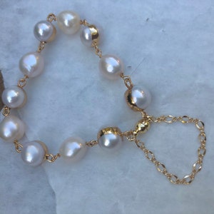 High quality luster genuine multiple-color baroque pearl bracelet. dainty pearl bracelet. Vintage pearl bracelet. Gift for her.