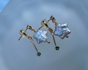 High quality luster baroque star pearl clip on earrings. dainty ear jackets earrings. Emerald earrings. Bridal earrings.
