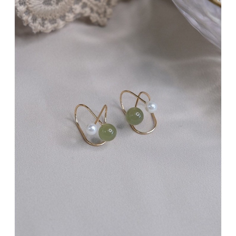 Natural Hetian Jade freshwater pearl clip-on/ear cuff. No pain Jade ear clip. comfortable Non pierced ear clip. dainty minimalist ear cuff. pale jade & pearl