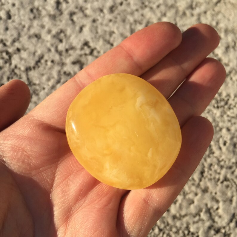 100/% Natural Baltic stone Premium quality 18.8gr Amber stone 4.81cm diameter Amber stone.