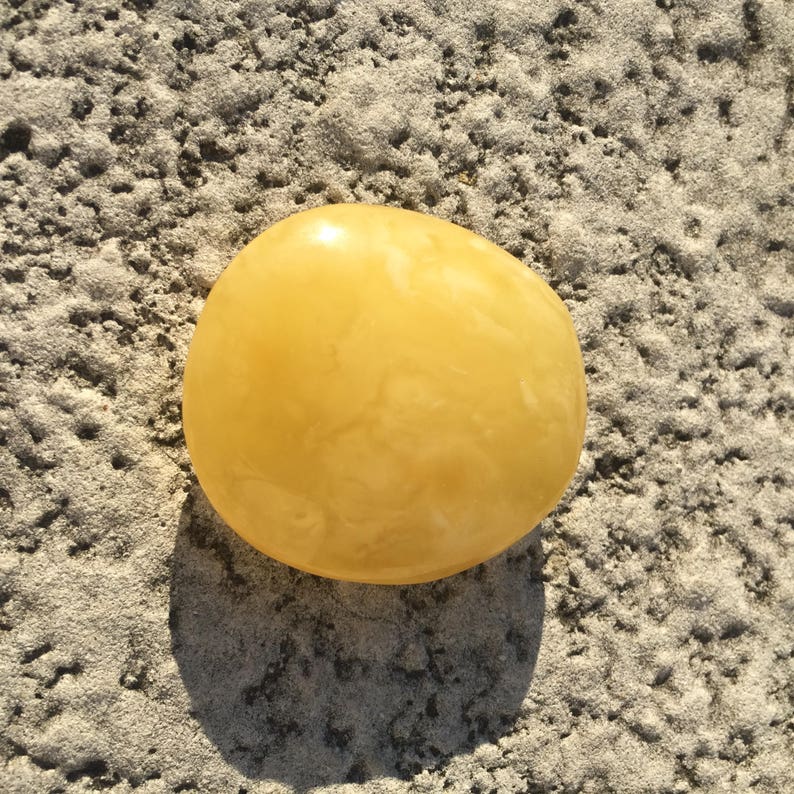100/% Natural Baltic stone Premium quality 18.8gr Amber stone 4.81cm diameter Amber stone.