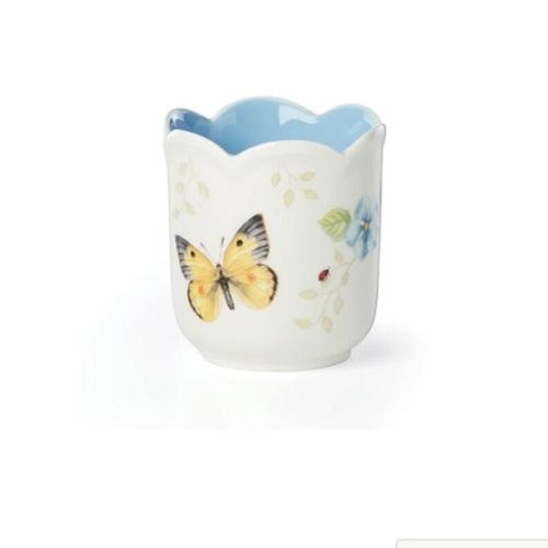 Butterfly Meadow Blue Geranium Candle by Lenox