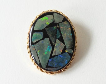 Vintage Australian opal gold plated oval brooch pendant, Australia rainbow lustre opal chip resin brooch, antipodean opal brooch pendant.