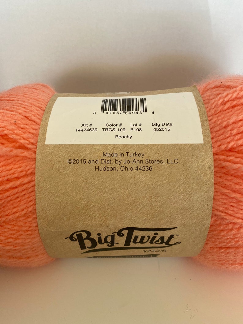 blanket yarn sweater yarn soft yarn winter yarn peachy yarn socks yarn scarfs yarn warm yarn 615yds Big Twist 100/% acrylic yarn 11oz