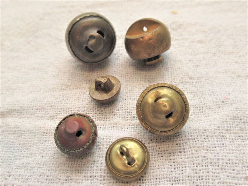 brass and brass toned 6 buttond Round and high dome vintage metal buttons round