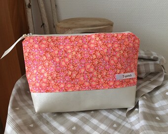 Blumenbedruckter Make-up-Beutel