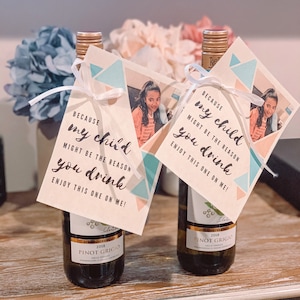 Lehrer Wertschätzung Wein Anhänger / Label (Lustig) - Geschenk zum Jahresende - DIGITALE DATEI "Weil mein Kind könnte der Grund sein, aus dem Sie trinken ..."