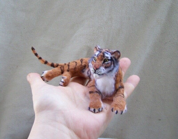 Bengal Tiger Running 3D Printed Miniature Figurine 