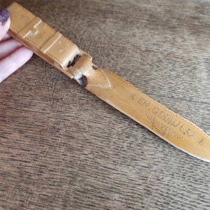 Cuchillo abrecartas de madera vintage en forma de cinturón de pantalón TALLADO A MANO