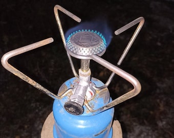 Vintage original Camping Gaz Super Bleuet Butane Gas Stove with Cover  in good working condition.