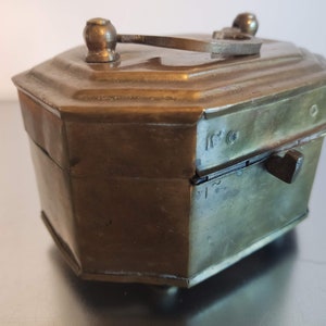 Vintage Hand Crafted Brass Jewelry Trinket Box Nice Decorative Shape Box