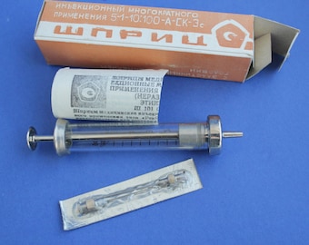Vintage 1990 sowjetisch-russische Glasspritze 5 ml mit 2 Nadeln Wurde nicht verwendet.
