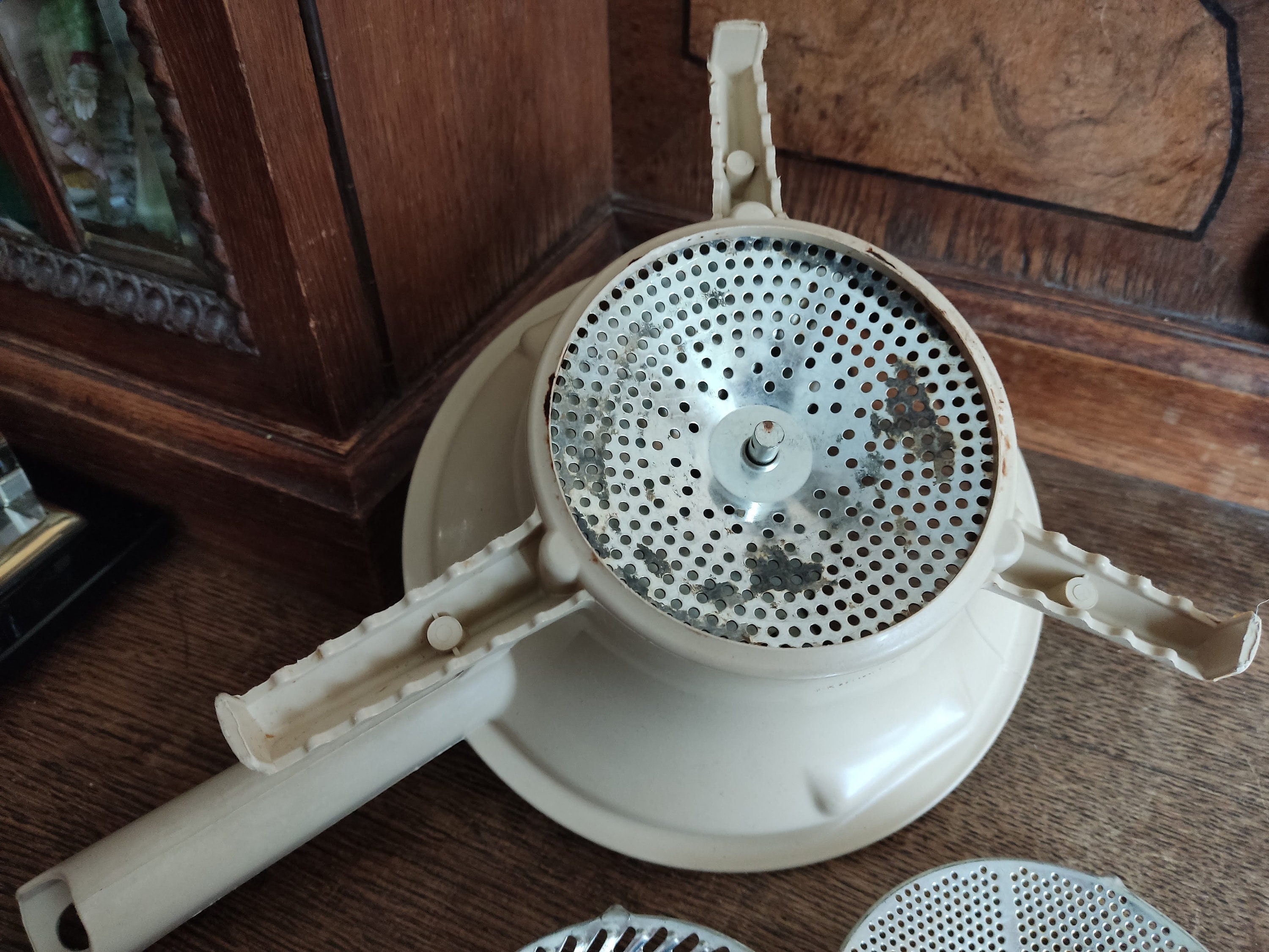 Brocante antique Moulin Legumes vegetables grinder, made by Moulinex, Sold!