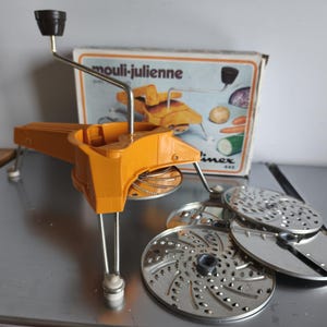 Vintage Tin Plastic MOULI-JULIENNE Slicer Grater Patent France