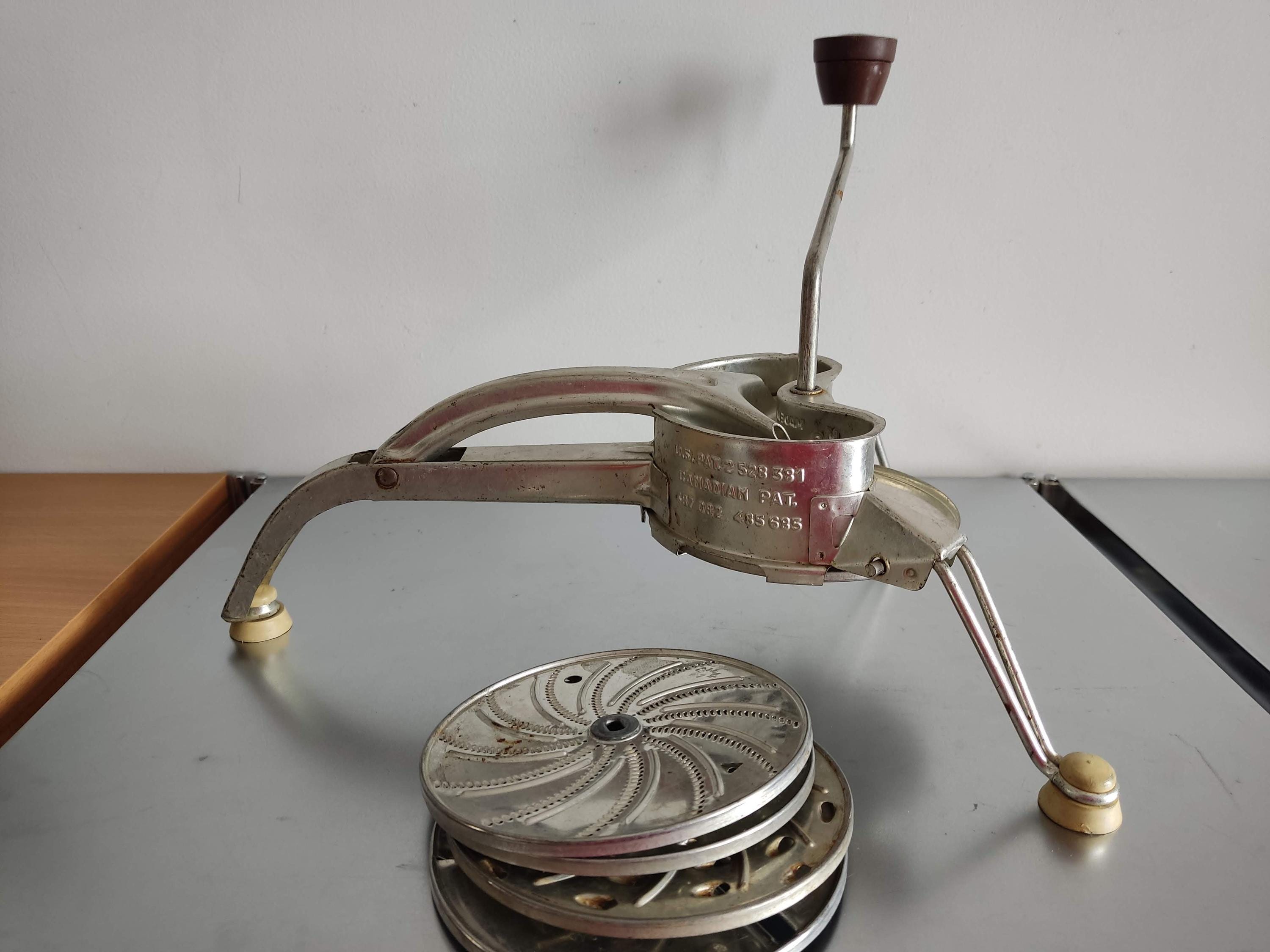 Vintage Tin MOULI-JULIENNE Slicer Grater Patent France With 5