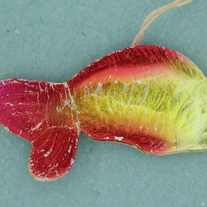 Tiny Little Fish 1950's Antique Navidad Cartón Dresden Papel Ornamento Home Decor Xmas Tree Decoration Retro Old Vintage Thin Light
