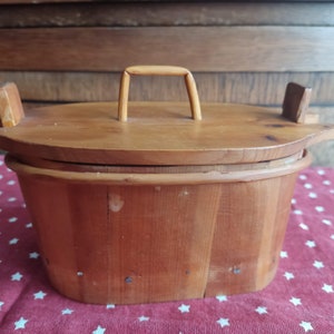 Vintage Wooden  Box Svepask Sweden 1970s Swedish Folk Art,  Bent Birch Bark  Box, handmade Wooden box with  lid