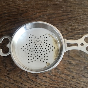 Colino da tè vintage placcato in argento svedese con ciotola scolapiatti e manici decorativi, Tea Party vintage anni &#39;50 Göteborg