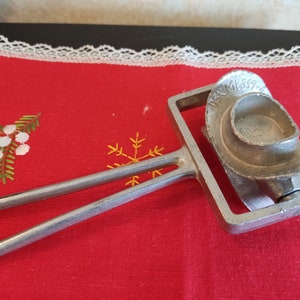 Vintage HOYANG Metal NORWAY Donuts, Doughnuts Kitchen Gadget Aluminium vintage kitchenware  Kitchen Tool