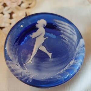 Antike Viktorianische MARY GREGORY COBALT Blaue Glas Schatulle / Pillendose / Mundgeblasene Schmuckbox Anfang 1900