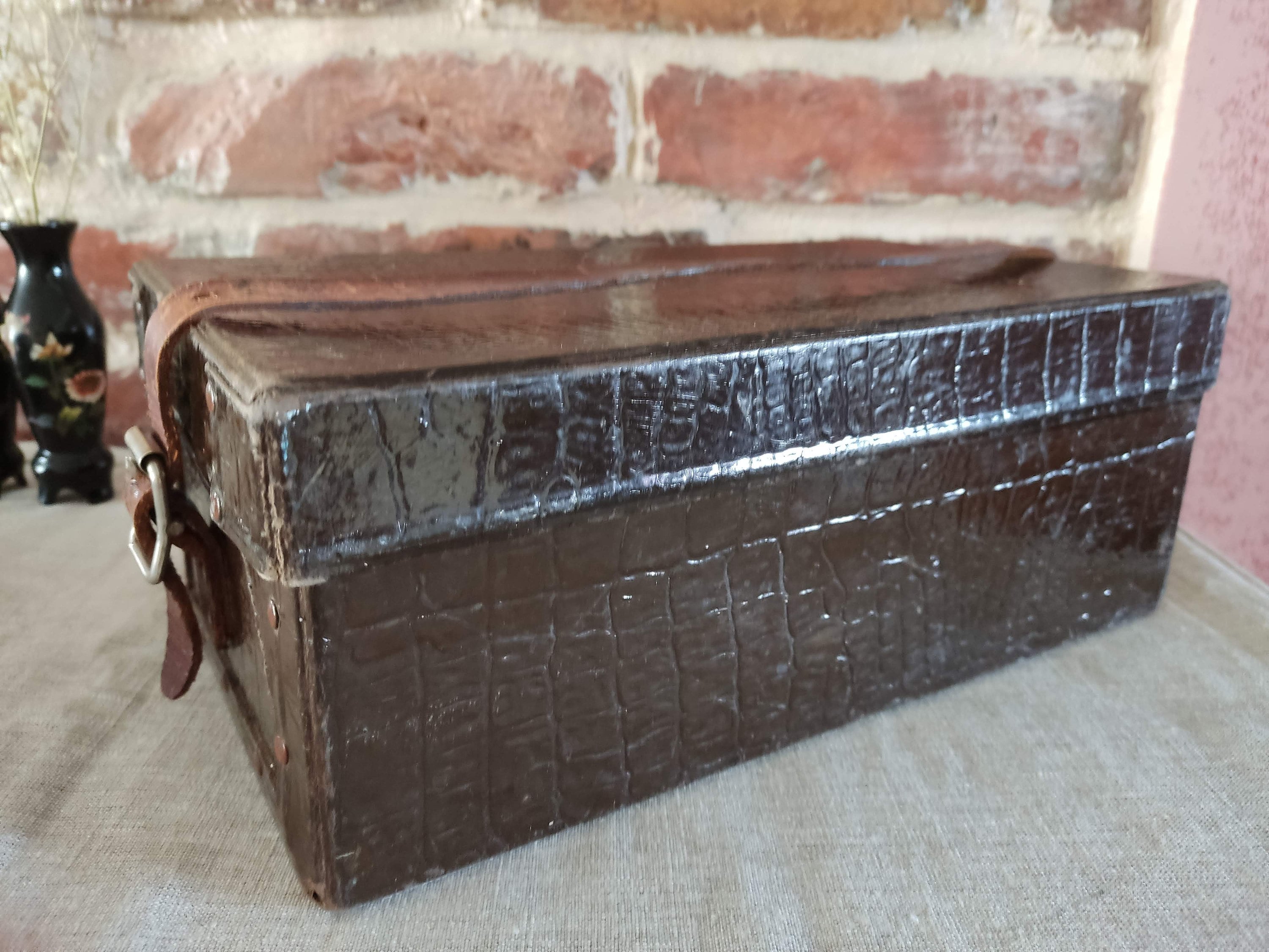 アンティークブラウンクロコダイルテクスチャ段ボール長方形ボックス