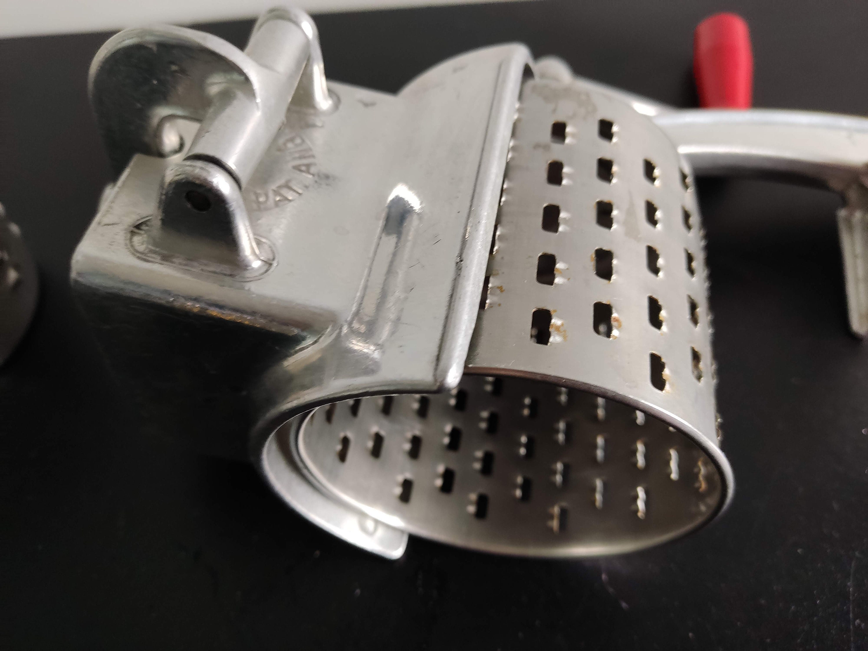 Fantes Cheese Grater with Suction-Base and 2 Drums, The Italian Market  Original since 1906