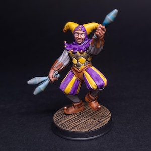 Jester male NPC King painted Dungeons and Dragons Mini RPG Tabletop Miniature DnD Painting Pathfinder 5e DnD gift