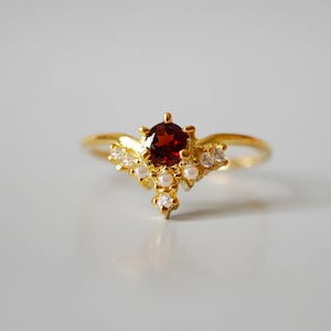 Angelic Garnet Pearl Ring
