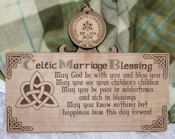 Personalized Celtic Knot Alderwood Marriage Blessing Plaque with Intricate Design