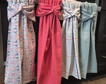 Hanging kitchen dish towels, snap kitchen towels, towel for oven, kitchen towel holder, pink cotton kitchen towel, cute neighbor gift