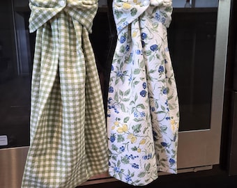 Gingham hanging kitchen dish towels, snap kitchen towels, towel for oven, kitchen towel holder, pink cotton kitchen towel, neighbor gift