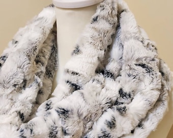 Snowy owl scarf, soft infinity scarf, animal print scarf, faux fur scarf, white scarf, black scarf, owl gift, stocking stuffer for women