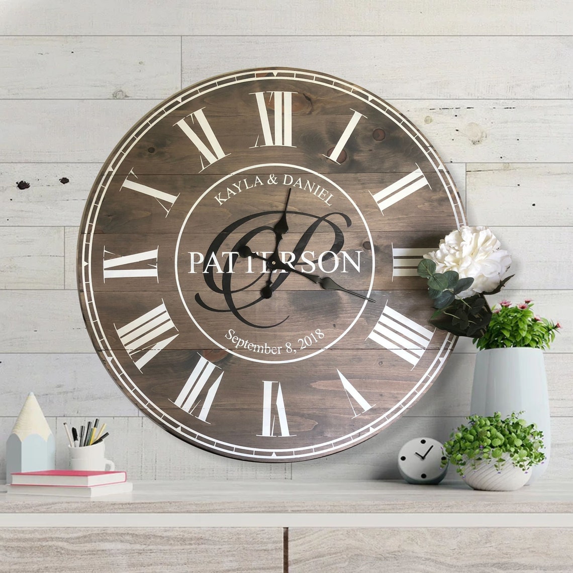 24 Horloge murale personnalisée Monogrammé initial et nom Etsy