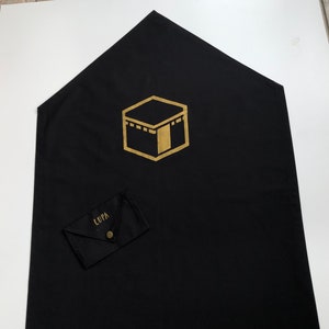 Estera de oración de viaje con bolsa / Estera de oración personalizada / Estera de oración portátil / Sejadah de bolsillo / Regalos Eid / Alfombra de oración negra y dorada Stock del Reino Unido