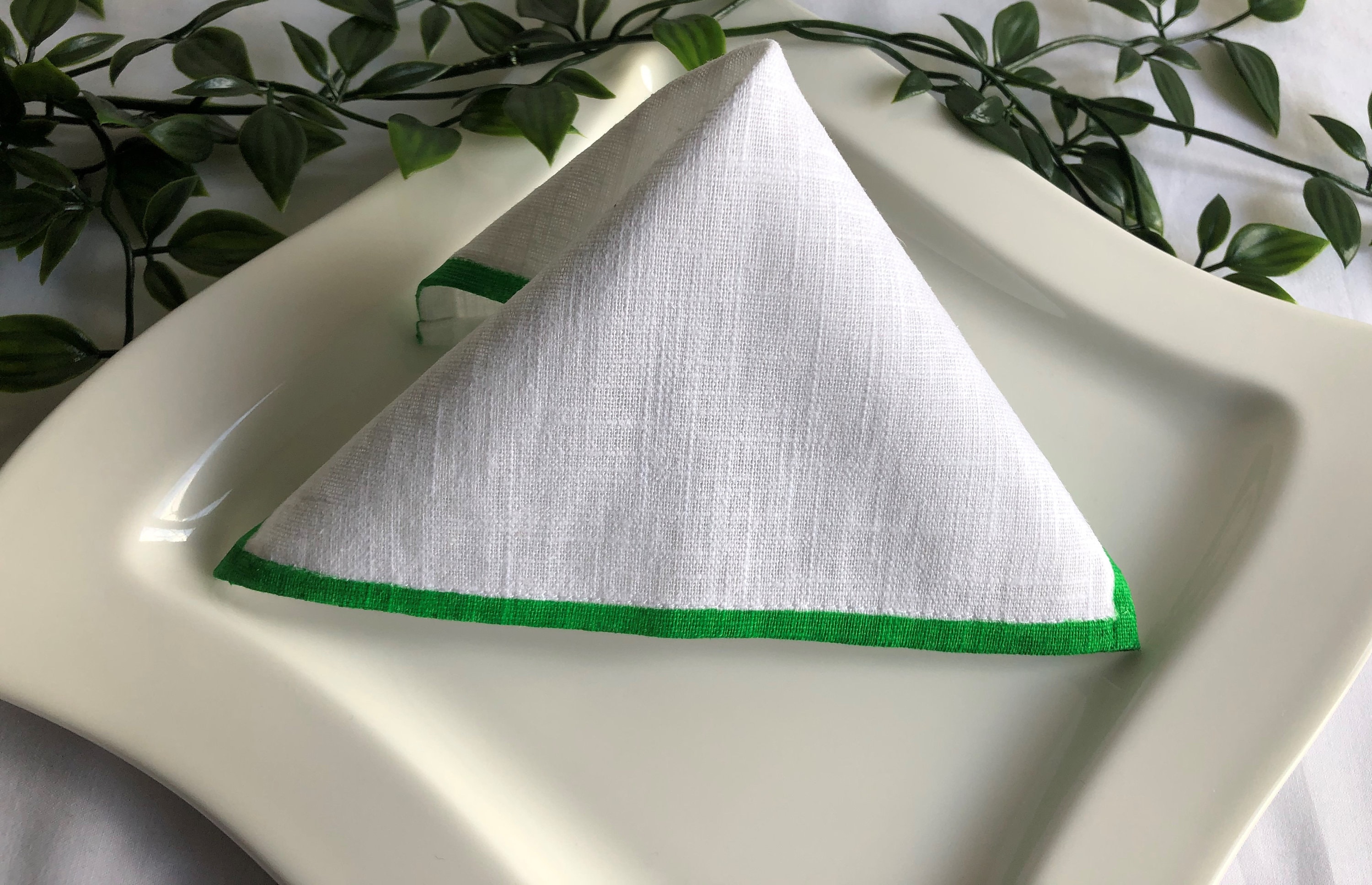 Linen Napkins White and Emerald Green Christmas Table Decor Etsy